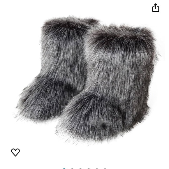 Faux fur boots - Picture 1 of 2
